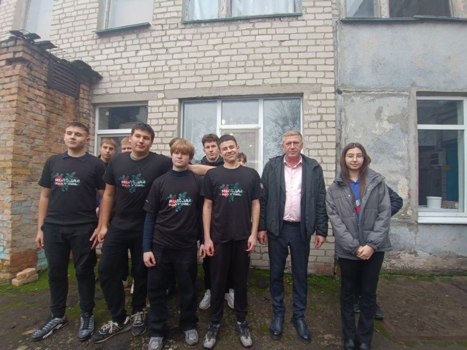 Сергей Юзвинкевич: Сегодня, совместно с депутатом Володарского муниципального совета Фогт И. Н., передали гуманитарную помощь в пункт временного размещения (ПВР) в селе Заря Сергей Юзвинкевич: Сегодня, совместно с депутатом Володарского муниципального совета Фогт И. Н., передали гуманитарную помощь в пункт временного размещения (ПВР) в селе Заря