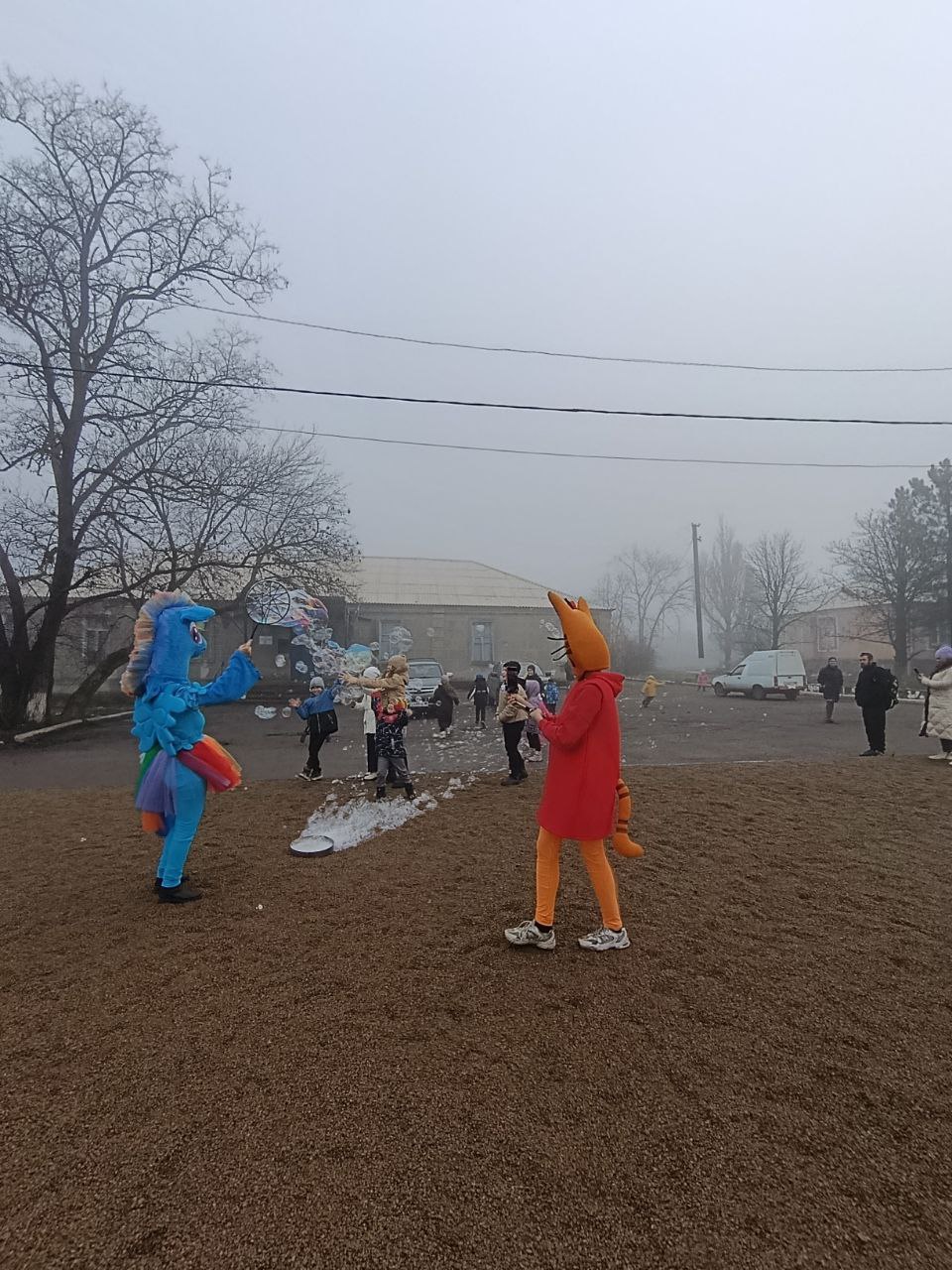 В Коммунаровке торжественно открыли детскую игровую площадку В Коммунаровке торжественно открыли детскую игровую площадку