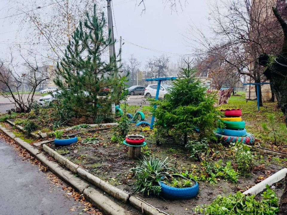 Сегодня, 21 ноября, в рамках партпроекта «Школа ЖКХ», состоялась встреча с участницей Всероссийского конкурса «Лучший дом. Лучший двор», в номинации «Лучший двор», по ул. Короленко, д.25 Сегодня, 21 ноября, в рамках партпроекта «Школа ЖКХ», состоялась встреча с участницей Всероссийского конкурса «Лучший дом. Лучший двор», в номинации «Лучший двор», по ул. Короленко, д.25