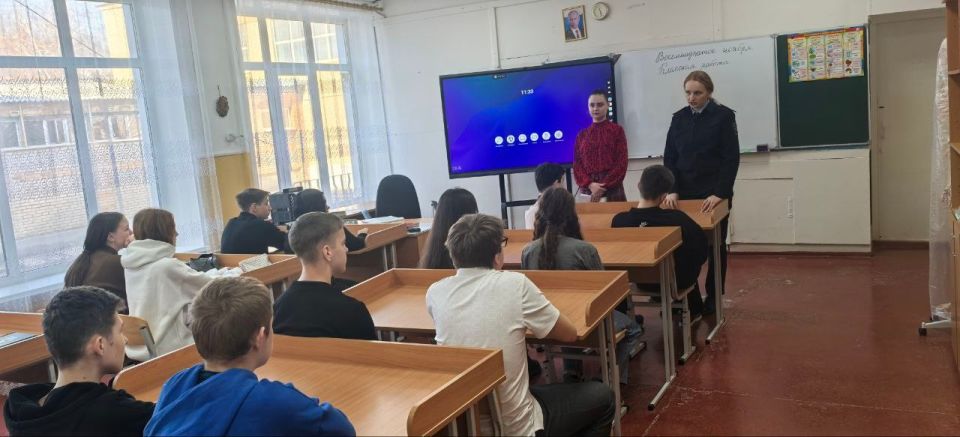 С целью профилактики преступности, а также других правонарушений, совершаемых несовершеннолетними, в период с 14 по 20 ноября 2025 года в классах ГБОУ «Школа № 2 Амвросиевского м.о.», ГБОУ «Школа № 4 Амвросиевского м.о.»... С целью профилактики преступности, а также других правонарушений, совершаемых несовершеннолетними, в период с 14 по 20 ноября 2025 года в классах ГБОУ «Школа № 2 Амвросиевского м.о.», ГБОУ «Школа № 4 Амвросиевского м.о.»...