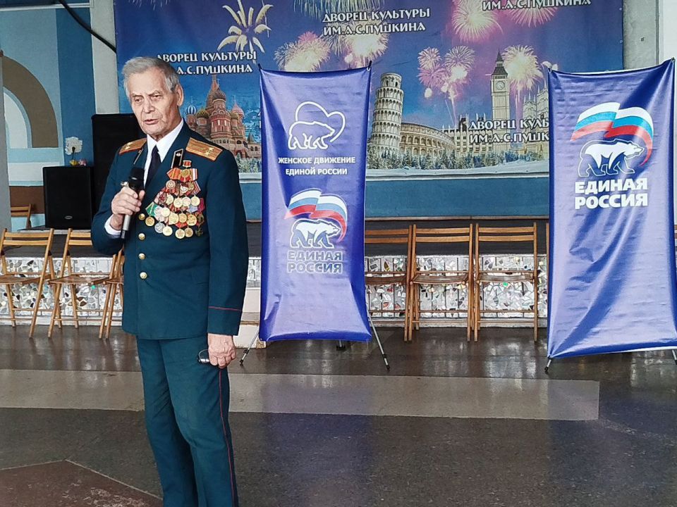 «Есть такая профессия Родину защищать»: Женсовет Будёновского района Донецка провёл встречу сыновей разных возрастов и поколений «Есть такая профессия Родину защищать»: Женсовет Будёновского района Донецка провёл встречу сыновей разных возрастов и поколений