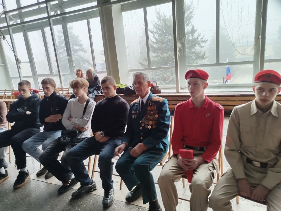 «Есть такая профессия Родину защищать»: Женсовет Будёновского района Донецка провёл встречу сыновей разных возрастов и поколений «Есть такая профессия Родину защищать»: Женсовет Будёновского района Донецка провёл встречу сыновей разных возрастов и поколений
