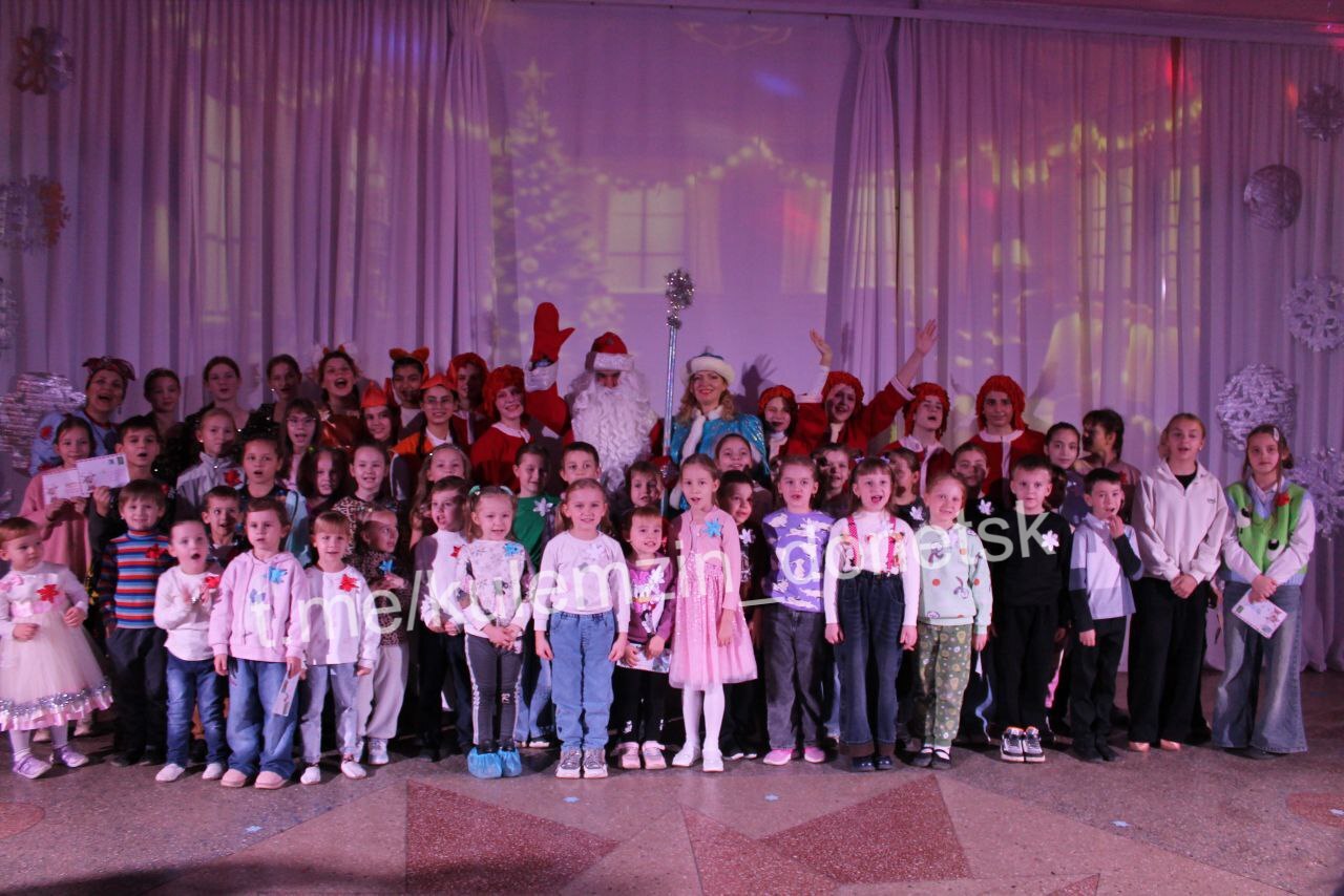 В Доме культуры им. С.М. Кирова состоялось праздничное открытие почтового ящика Деда Мороза В Доме культуры им. С.М. Кирова состоялось праздничное открытие почтового ящика Деда Мороза