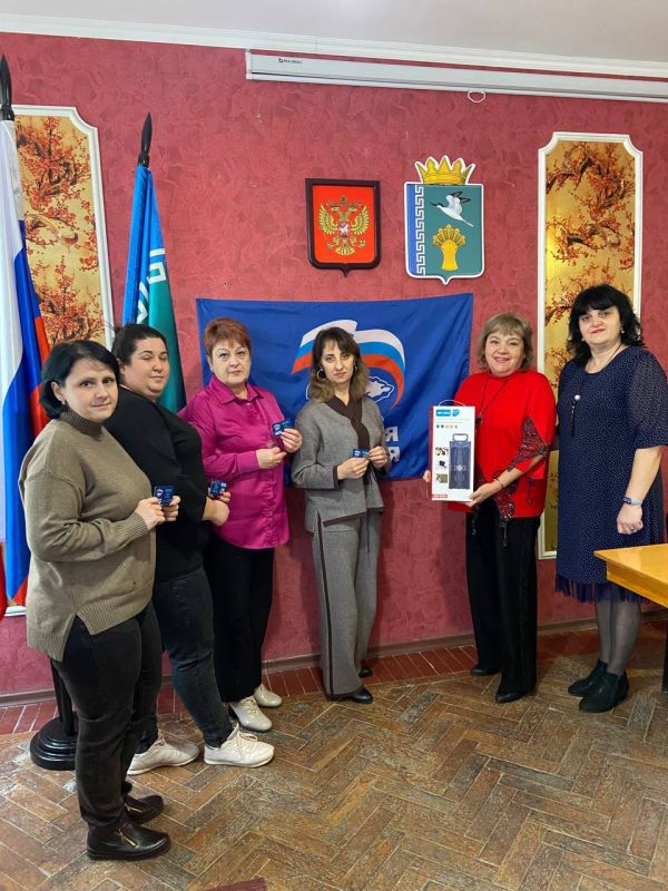 Исполнительный секретарь Мангушского местного отделения партии «Единая Россия» Наталья Михайловна Тосхопаран посетила отдел образования администрации муниципального округа Исполнительный секретарь Мангушского местного отделения партии «Единая Россия» Наталья Михайловна Тосхопаран посетила отдел образования администрации муниципального округа