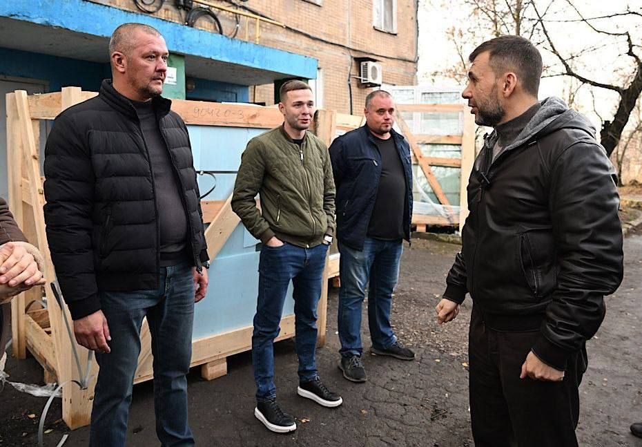 Три многоквартирных дома ремонтируют в Красногвардейском районе Макеевки Три многоквартирных дома ремонтируют в Красногвардейском районе Макеевки