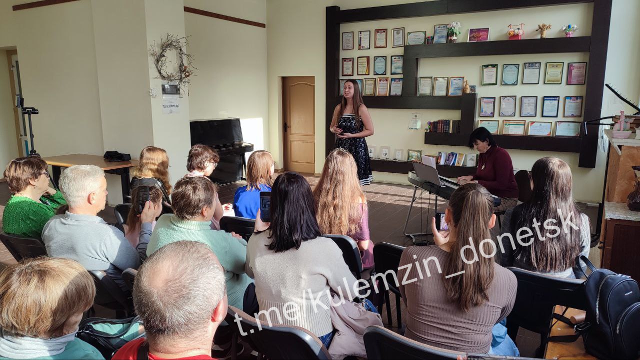 В Донецком городском молодёжном центре состоялся вечер романса В Донецком городском молодёжном центре состоялся вечер романса