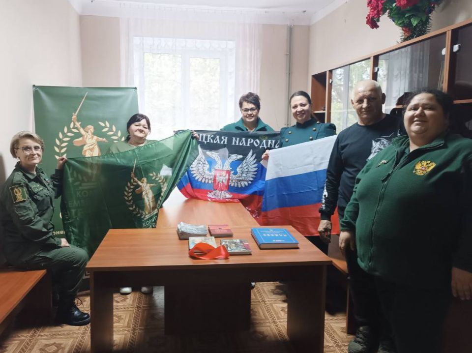 В честь праздника мы подготовили тематические ролики, связанный с жизнью и деятельностью Комитета семей воинов Отечества Донецкой Народной Республики В честь праздника мы подготовили тематические ролики, связанный с жизнью и деятельностью Комитета семей воинов Отечества Донецкой Народной Республики