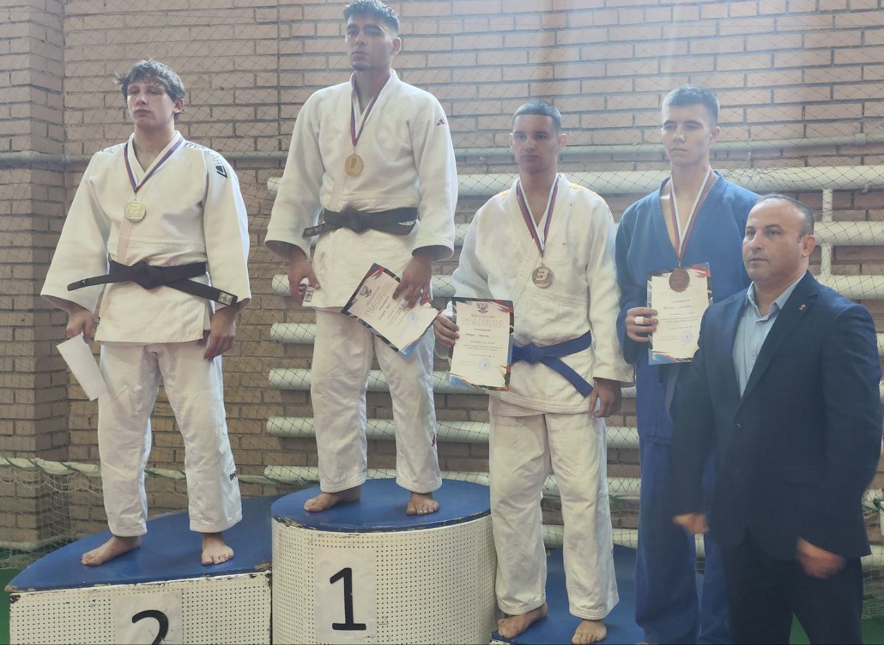 Вчера, 22 ноября, в Донецке проходили соревнования "Кубок Донецкой Народной Республики по ДЗЮДО среди мужчин и женщин" Вчера, 22 ноября, в Донецке проходили соревнования "Кубок Донецкой Народной Республики по ДЗЮДО среди мужчин и женщин"