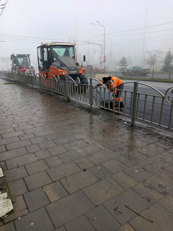 В районе "тысячи мелочей" на пр. Ленина продолжаются дорожные работы В районе "тысячи мелочей" на пр. Ленина продолжаются дорожные работы
