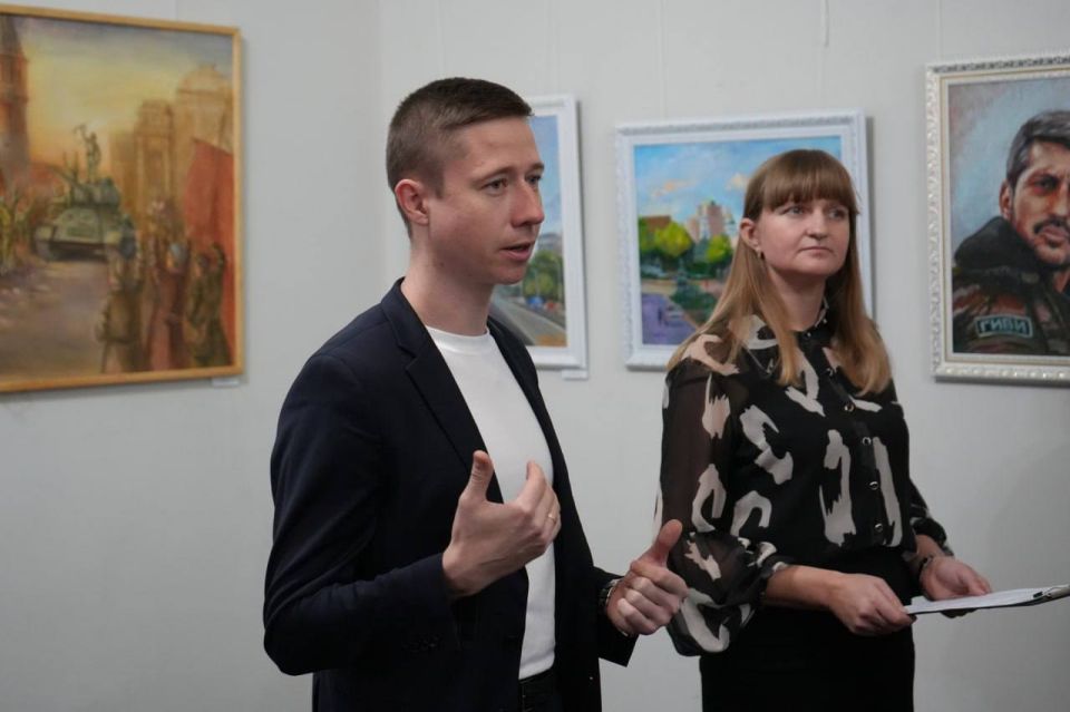В Доме художника ДНР открылась выставка «Грани таланта» В Доме художника ДНР открылась выставка «Грани таланта»