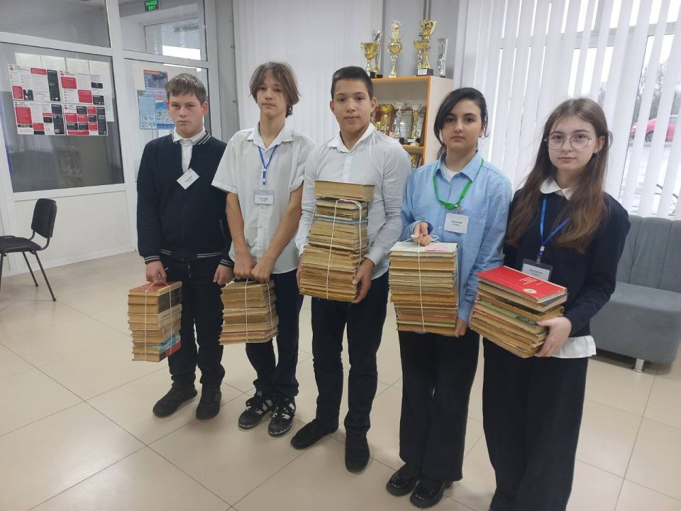 Учащиеся Мангушского округа принимают участие во всероссийской акции «БумБатл» Учащиеся Мангушского округа принимают участие во всероссийской акции «БумБатл»