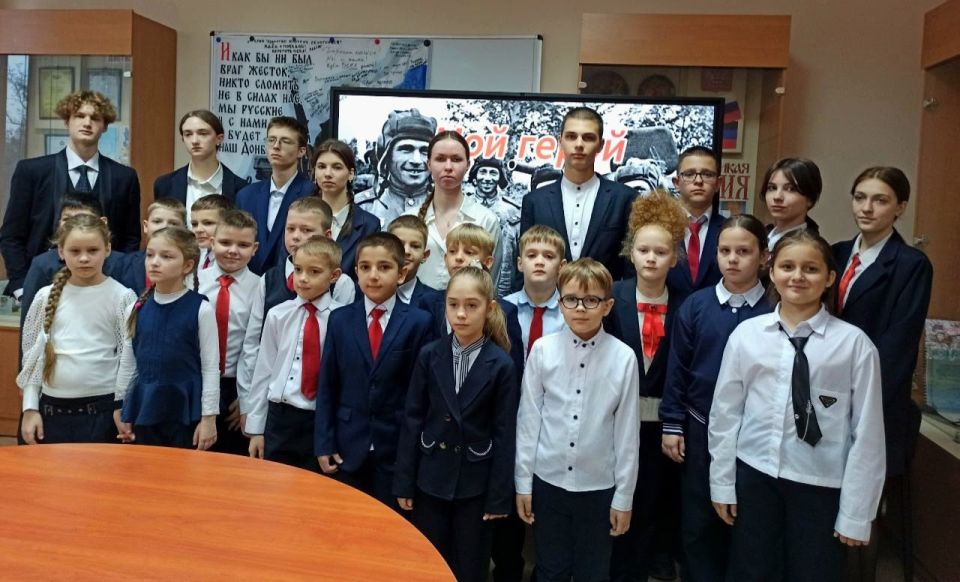 В рамках Регионального проекта «Мир возможностей» учащиеся общеобразовательных организаций городского округа Макеевка принимают участие в акции «Знакомьтесь, мой герой» В рамках Регионального проекта «Мир возможностей» учащиеся общеобразовательных организаций городского округа Макеевка принимают участие в акции «Знакомьтесь, мой герой»