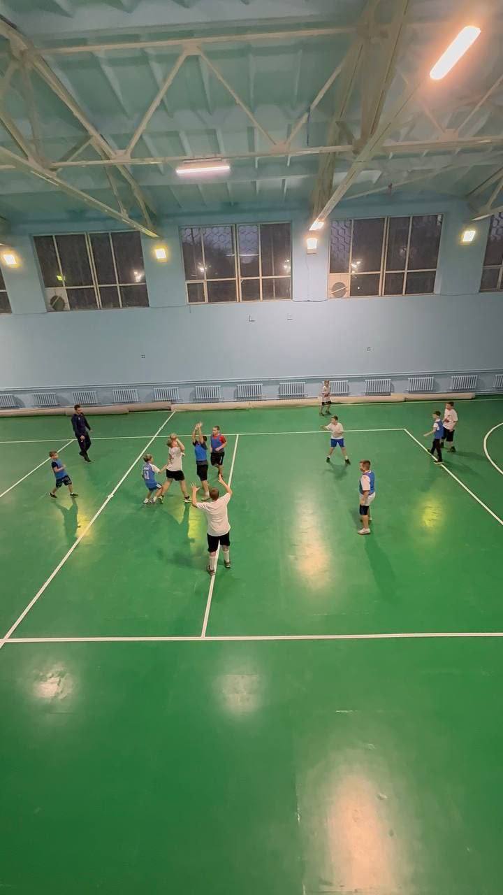 22 ноября 2025 года команда МБУ ДО СШ №1 г. о. Харцызск отделения гандбола, приняла участие в матчевой встрече, которая прошла в г. Таганроге. На спортивной площадке встретились команды нашей школы и команды Спортивной школы... 22 ноября 2025 года команда МБУ ДО СШ №1 г. о. Харцызск отделения гандбола, приняла участие в матчевой встрече, которая прошла в г. Таганроге. На спортивной площадке встретились команды нашей школы и команды Спортивной школы...