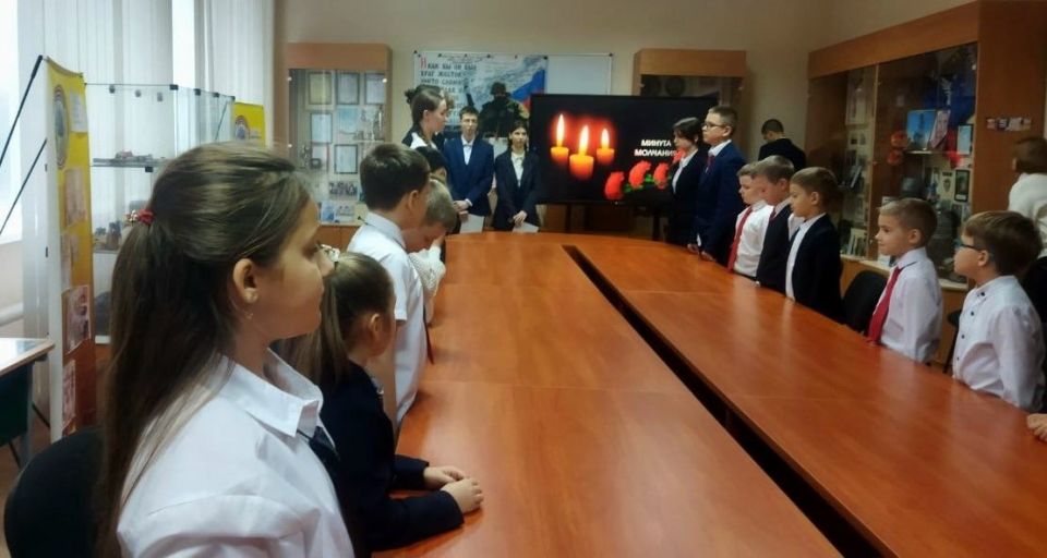 В рамках Регионального проекта «Мир возможностей» учащиеся общеобразовательных организаций городского округа Макеевка принимают участие в акции «Знакомьтесь, мой герой» В рамках Регионального проекта «Мир возможностей» учащиеся общеобразовательных организаций городского округа Макеевка принимают участие в акции «Знакомьтесь, мой герой»