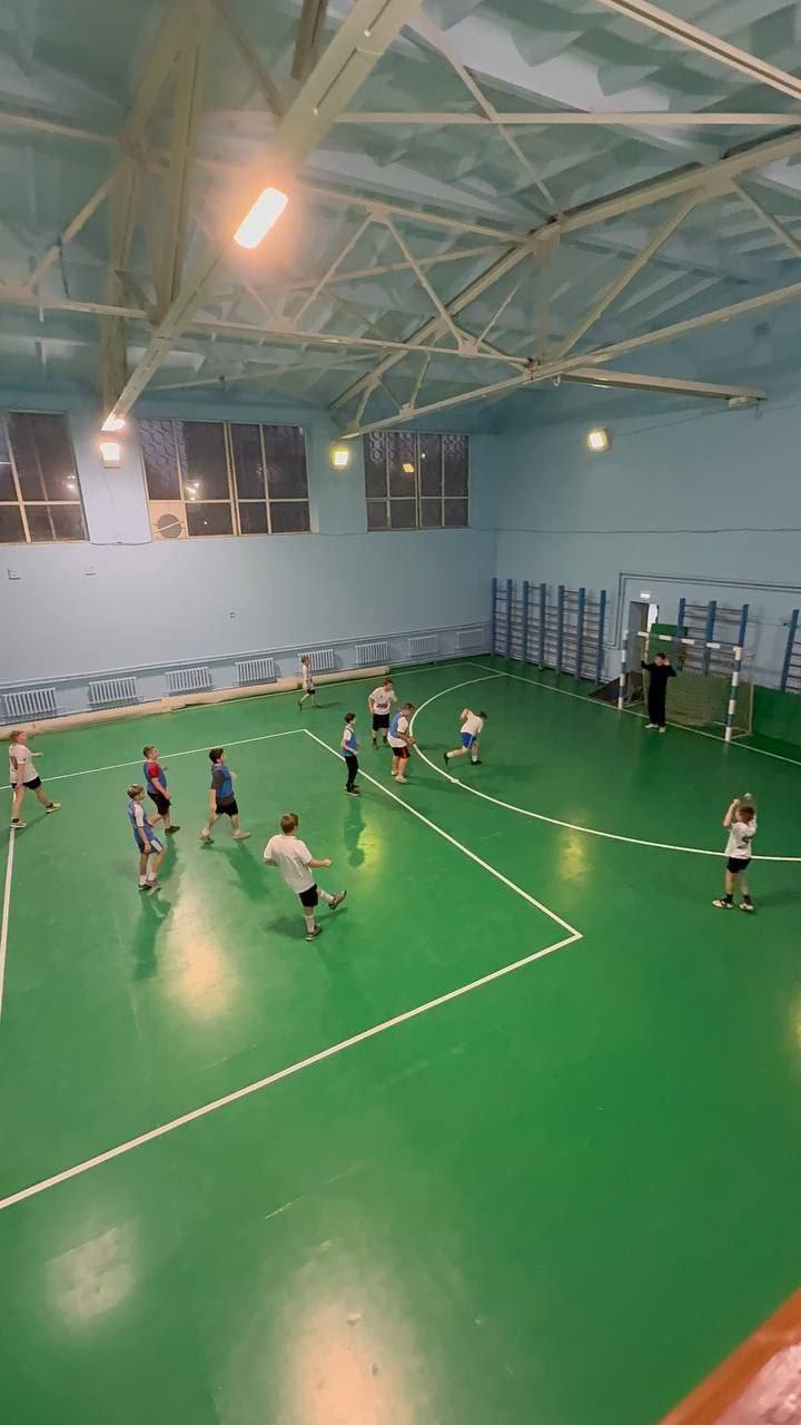 22 ноября 2025 года команда МБУ ДО СШ №1 г. о. Харцызск отделения гандбола, приняла участие в матчевой встрече, которая прошла в г. Таганроге. На спортивной площадке встретились команды нашей школы и команды Спортивной школы... 22 ноября 2025 года команда МБУ ДО СШ №1 г. о. Харцызск отделения гандбола, приняла участие в матчевой встрече, которая прошла в г. Таганроге. На спортивной площадке встретились команды нашей школы и команды Спортивной школы...