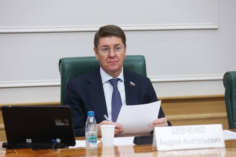 Александр Волошин: Сегодня в Совете Федерации принял участие в заседании Комитета по федеративному устройству, региональной политике, местному самоуправлению и делам Севера под председательством Андрея Анатольевича Шевченко Александр Волошин: Сегодня в Совете Федерации принял участие в заседании Комитета по федеративному устройству, региональной политике, местному самоуправлению и делам Севера под председательством Андрея Анатольевича Шевченко