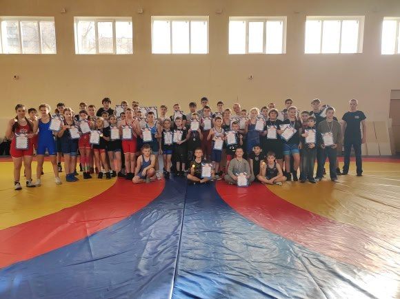 Первенство по спортивной борьбе Первенство по спортивной борьбе