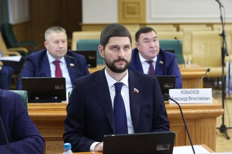 Александр Волошин: Сегодня в Совете Федерации принял участие в заседании Комитета по федеративному устройству, региональной политике, местному самоуправлению и делам Севера под председательством Андрея Анатольевича Шевченко Александр Волошин: Сегодня в Совете Федерации принял участие в заседании Комитета по федеративному устройству, региональной политике, местному самоуправлению и делам Севера под председательством Андрея Анатольевича Шевченко