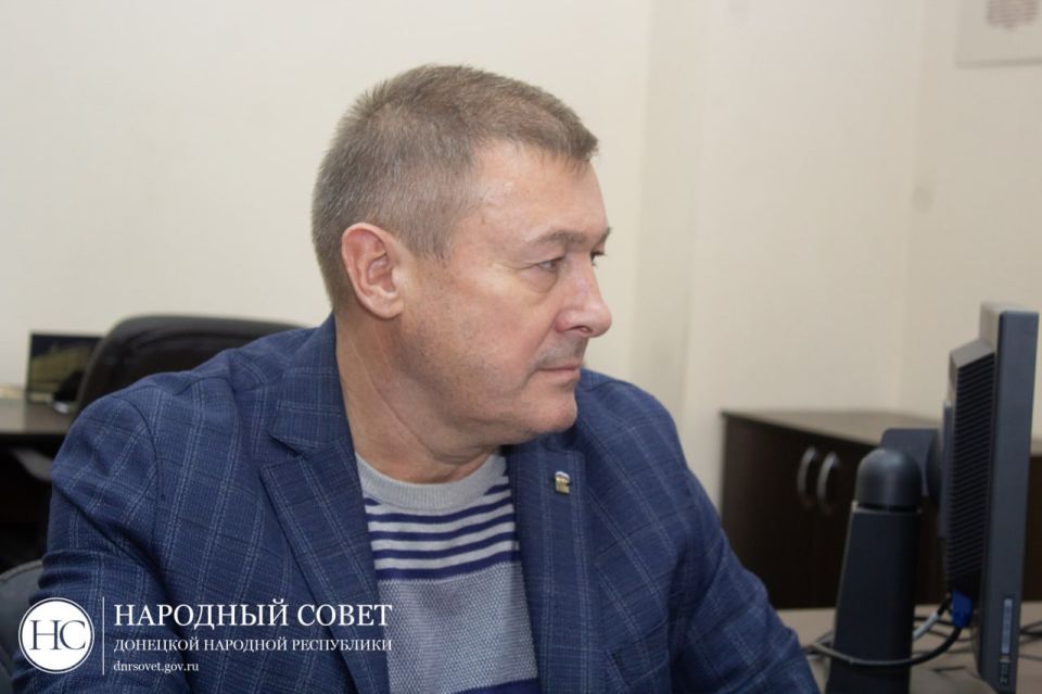 В Народном Совете продолжают работать с обращениями граждан в сфере ЖКХ В Народном Совете продолжают работать с обращениями граждан в сфере ЖКХ