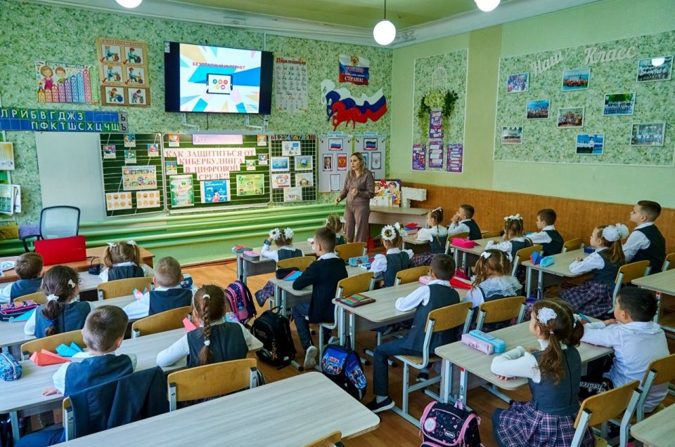 С целью реализации партийного проекта "Мир возмоджностей" в ГБОУ "НШ № 5 Г.О. МАКЕЕВКА" проведены классные часы "Как защититься в цифровом мире" С целью реализации партийного проекта "Мир возмоджностей" в ГБОУ "НШ № 5 Г.О. МАКЕЕВКА" проведены классные часы "Как защититься в цифровом мире"