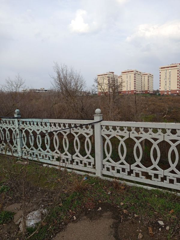 Продолжают восстанавливать пр. Победы Продолжают восстанавливать пр. Победы