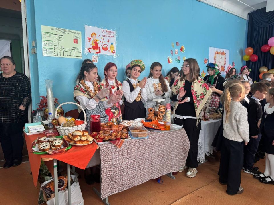 Трогательные мероприятия, приуроченные к приближающемуся Дню матери, проведены с целью реализации партийного проекта "Крепкая семья" Трогательные мероприятия, приуроченные к приближающемуся Дню матери, проведены с целью реализации партийного проекта "Крепкая семья"