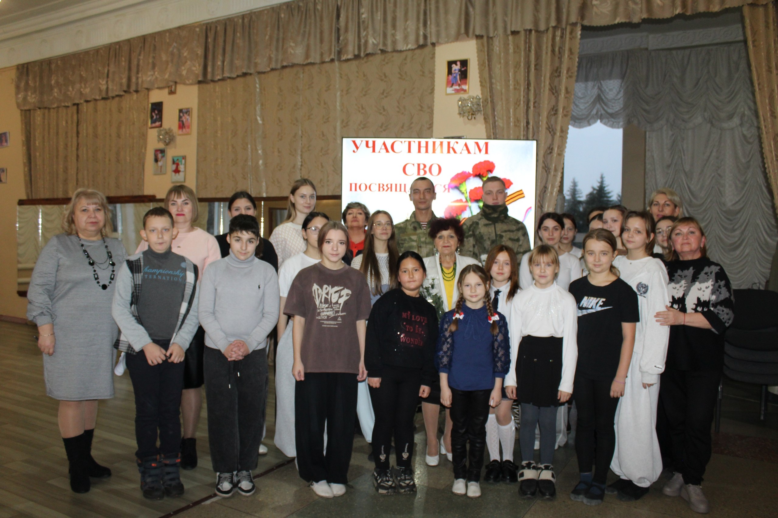 В Снежном состоялись встречи и концерты, посвященные 80-летию Победы В Снежном состоялись встречи и концерты, посвященные 80-летию Победы