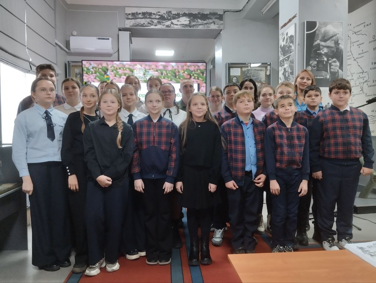 В Снежном состоялись встречи и концерты, посвященные 80-летию Победы В Снежном состоялись встречи и концерты, посвященные 80-летию Победы