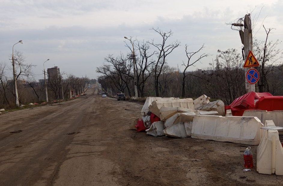 Продолжают восстанавливать пр. Победы Продолжают восстанавливать пр. Победы