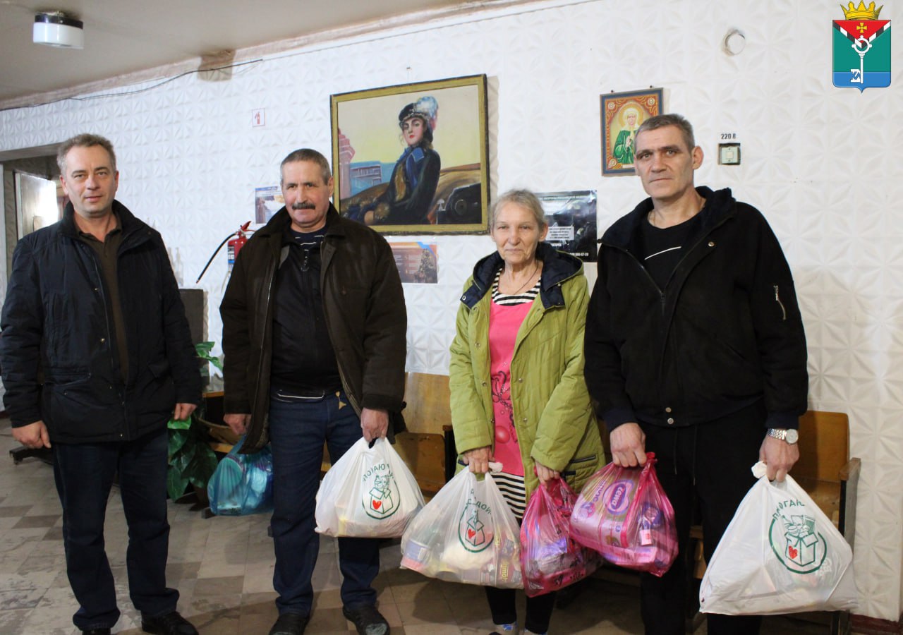 Поддержка земляков: Пономарев встретился в ПВР с эвакуированными из Торского Поддержка земляков: Пономарев встретился в ПВР с эвакуированными из Торского