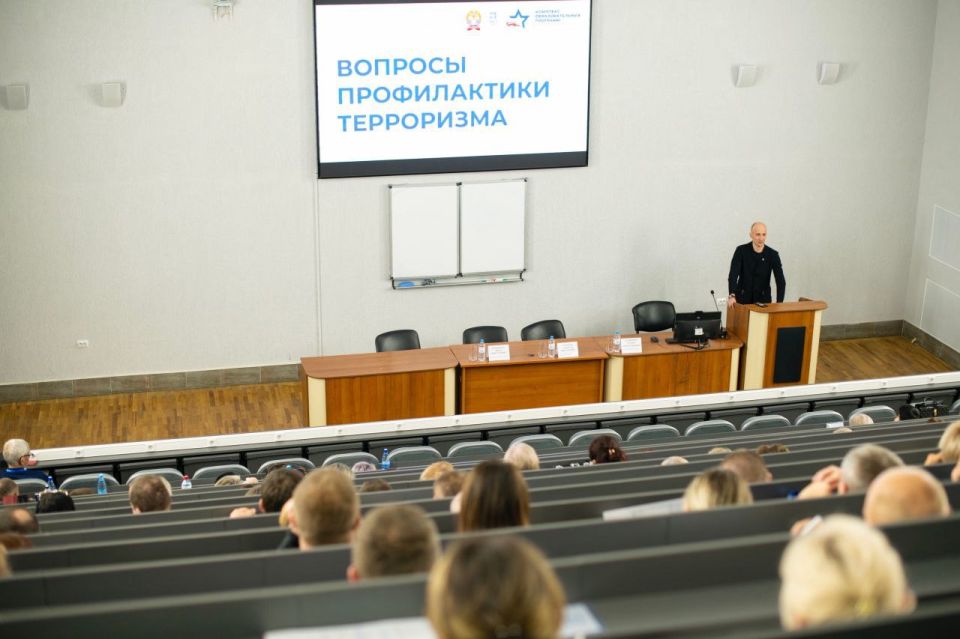 Александр Пеняев: Инновационные подходы к профилактике экстремизма и терроризма Александр Пеняев: Инновационные подходы к профилактике экстремизма и терроризма