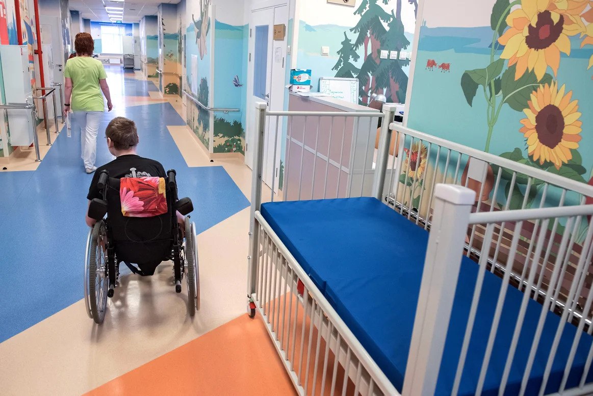 342 семьи в ДНР получили дополнительные выходные по уходу за детьми-инвалидами