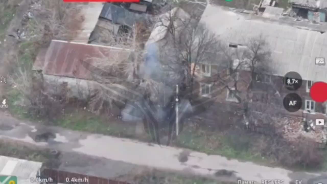 Донбасс. 24 ноября в н.п. Димитров расчетами FPV-дронов Центра «Рубикон» при содействии 5 омбср была обнаружена и уничтожена БМП Marder ВСУ производства Германии