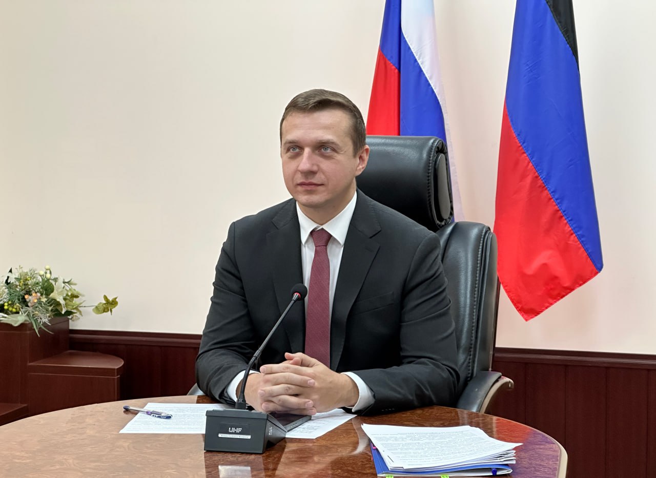 Владимир Ежиков: Стартовал второй поток обучения по отраслевой программе «Угольные города», в котором от нашего региона принимают участие представители Снежного, Тореза и Кировского