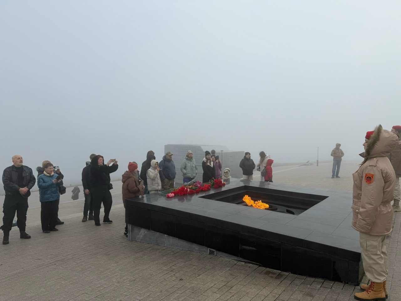 Филиал фонда «Защитники Отечества» совместно с Региональным отделением Юнармии запустили проект, который включает в себя организованные экскурсии на мемориальный комплекс «Саур-Могила» с остановкой в селе Степановка у... Филиал фонда «Защитники Отечества» совместно с Региональным отделением Юнармии запустили проект, который включает в себя организованные экскурсии на мемориальный комплекс «Саур-Могила» с остановкой в селе Степановка у...