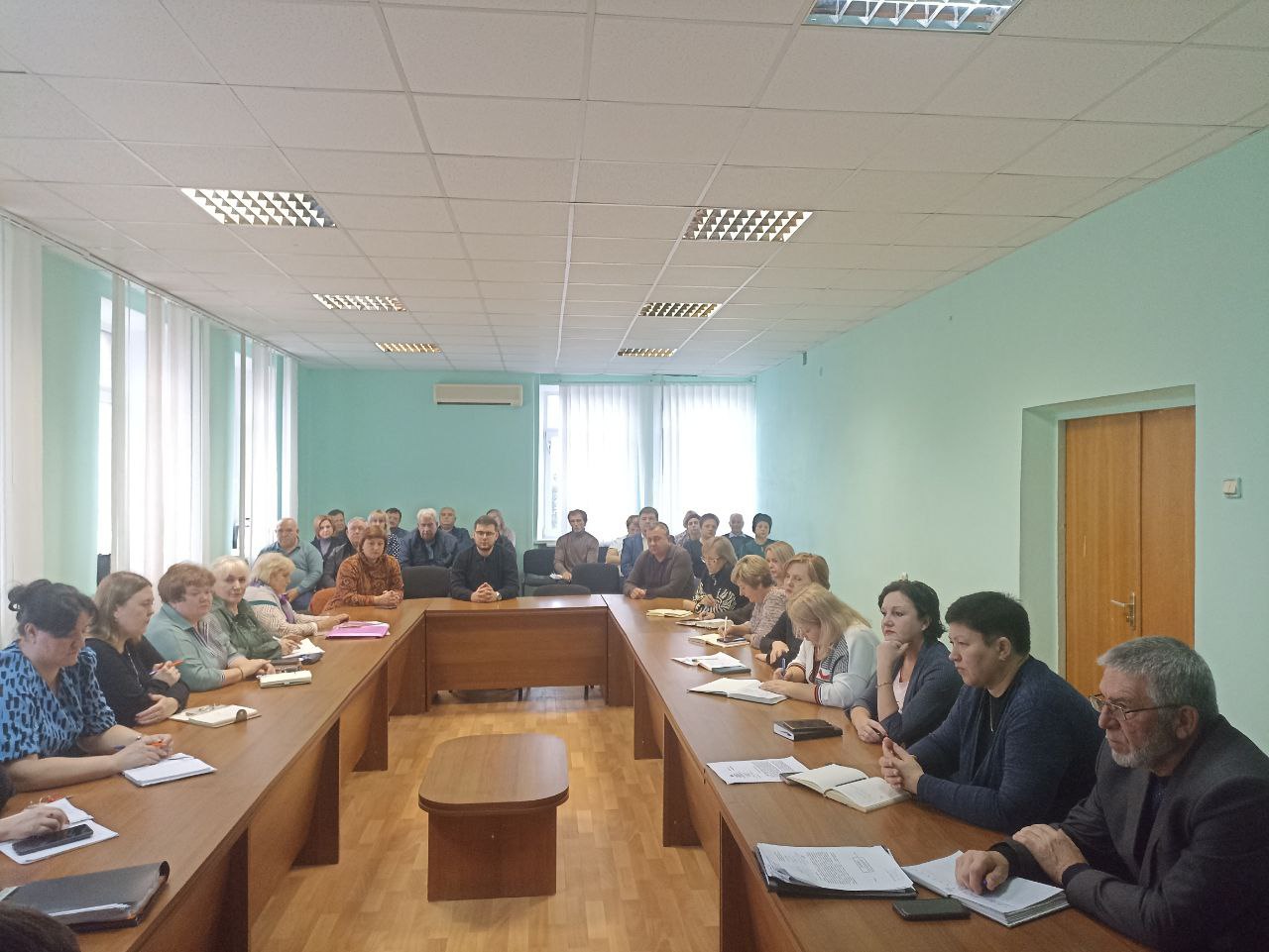 Василий Овчаров: Сегодня, 24 ноября 2025 года, состоялось аппаратное совещание с начальниками структурных подразделений Администрации Новоазовского муниципального округа, территориальных подразделений министерств и ведомств... Василий Овчаров: Сегодня, 24 ноября 2025 года, состоялось аппаратное совещание с начальниками структурных подразделений Администрации Новоазовского муниципального округа, территориальных подразделений министерств и ведомств...