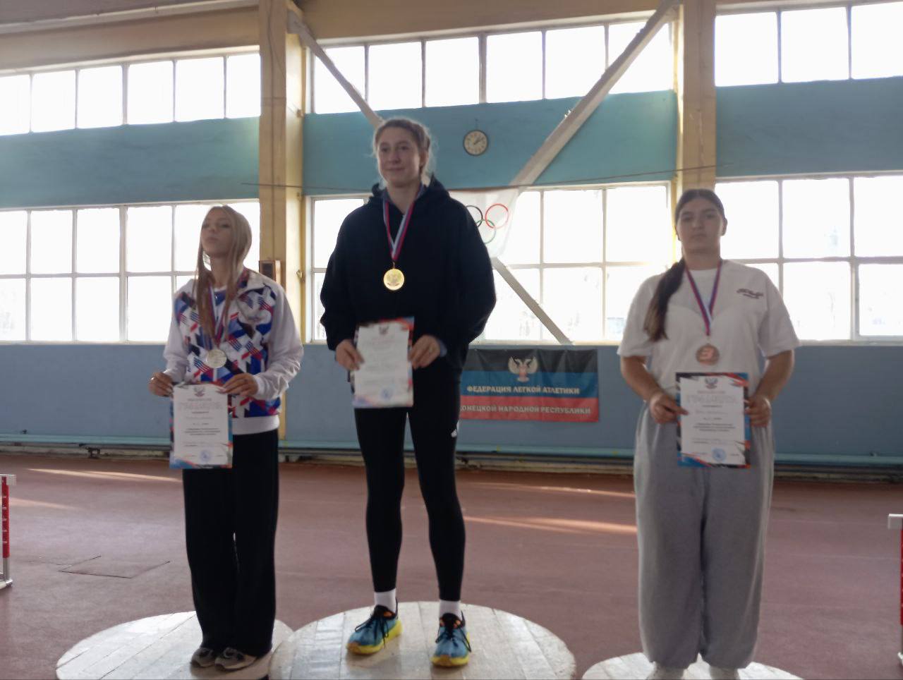 Наталья Великодная: 22 ноября в Донецке прошли Открытые Республиканские соревнования по легкой атлетике «Олимпийское созвездие» в которых приняли участие спортсмены МБУ ДО «Районная СШ» показав отличные результаты: