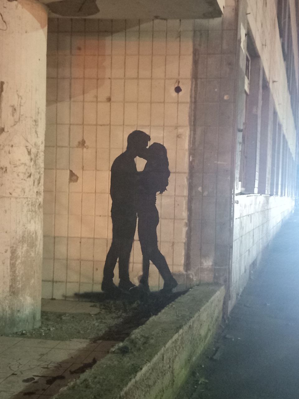 Очень старое граффити о любви обнаружено на стенах третьего корпуса ДонНТУ