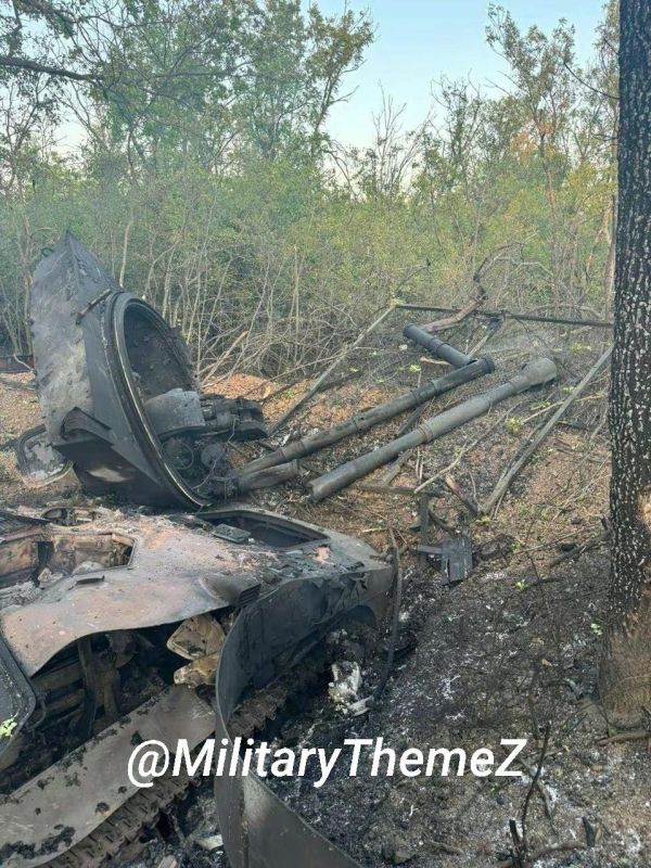 Уничтоженная САУ 2С1 Гвоздика ВСУ предположительно в ДНР Уничтоженная САУ 2С1 Гвоздика ВСУ предположительно в ДНР