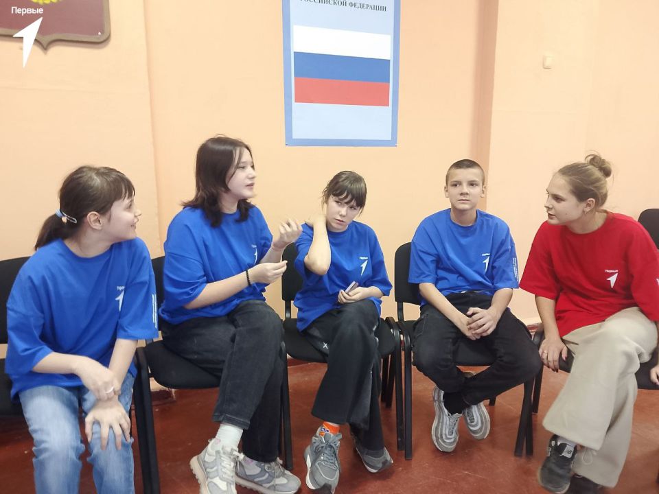Первые знают все песни. В школе-интернат №2 прошла настоящая музыкальная битва, где в ход шли самые узнаваемые хиты Первые знают все песни. В школе-интернат №2 прошла настоящая музыкальная битва, где в ход шли самые узнаваемые хиты