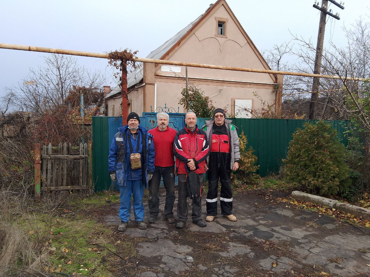 Александр Пеняев: Православные волонтеры завершили ремонт еще одного частного дома в Ясиноватой