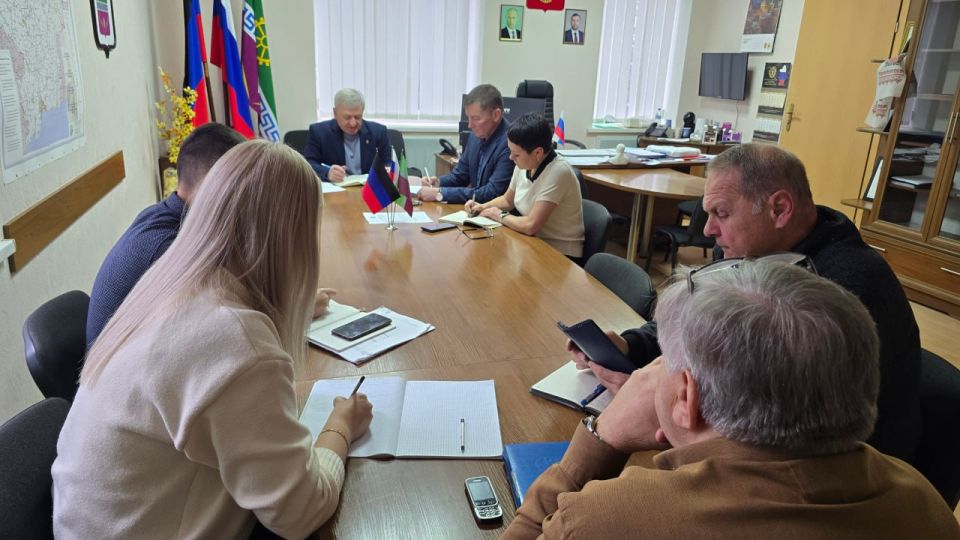 Глава муниципального образования Старобешевский муниципальный округ Николай Михайлов провел оперативное совещание по текущим вопросам Глава муниципального образования Старобешевский муниципальный округ Николай Михайлов провел оперативное совещание по текущим вопросам