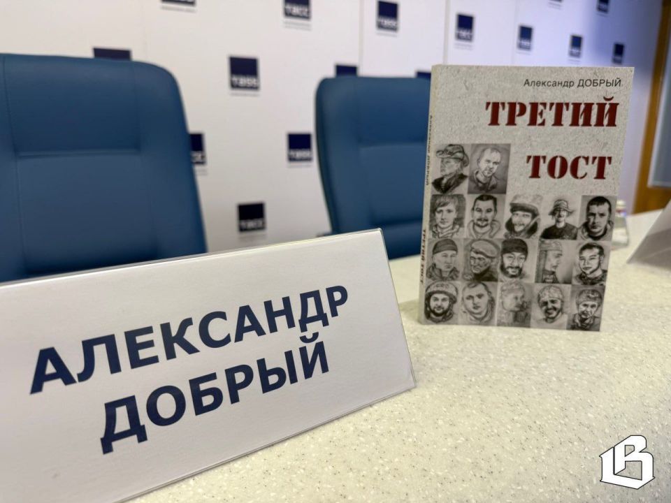 Дружба, испытанная годами, войной, слезами, даже ложью во спасение и объятиями Дружба, испытанная годами, войной, слезами, даже ложью во спасение и объятиями