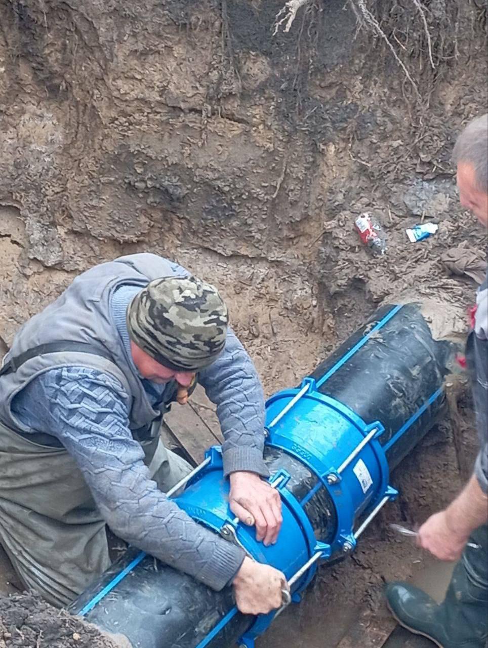 Василий Овчаров: Во исполнение поручений Главы ДНР Дениса Пушилина с целью рационального использования воды и недопущения потерь на сетях водоснабжения в связи с аварийными ситуациями специализированные бригады... Василий Овчаров: Во исполнение поручений Главы ДНР Дениса Пушилина с целью рационального использования воды и недопущения потерь на сетях водоснабжения в связи с аварийными ситуациями специализированные бригады...