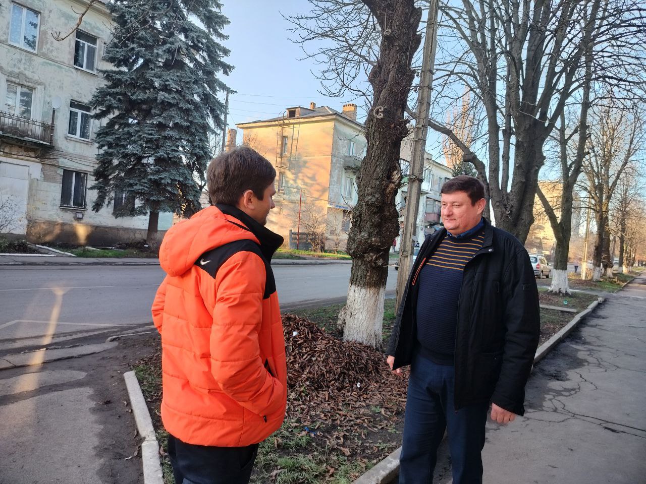 Депутат Валерий Петренко провел выездную встречу с жителями Иловайска