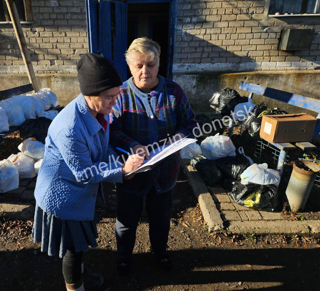 Алексей Кулемзин: Сегодня жителям села Спартак доставили продуктовые наборы и бытовую химию Алексей Кулемзин: Сегодня жителям села Спартак доставили продуктовые наборы и бытовую химию