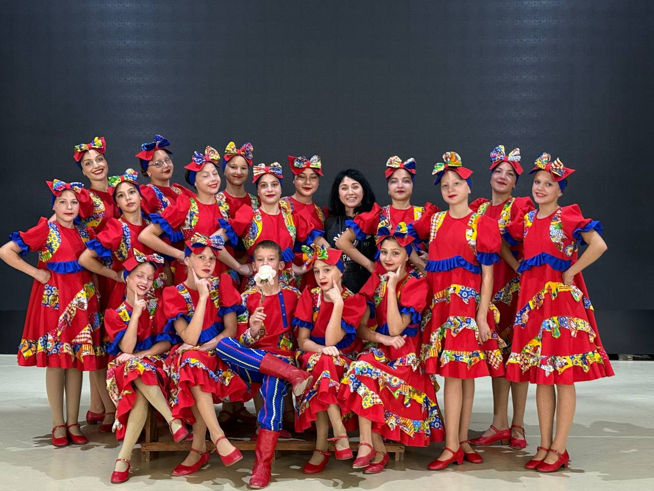 #Шаг_в_ритм_танца. Оксана Константиновна Жерновая — основатель и бессменный руководитель Образцового ансамбля танца «Фламинго» (с 1996 г.), гордости Тельмановского округа и ДНР