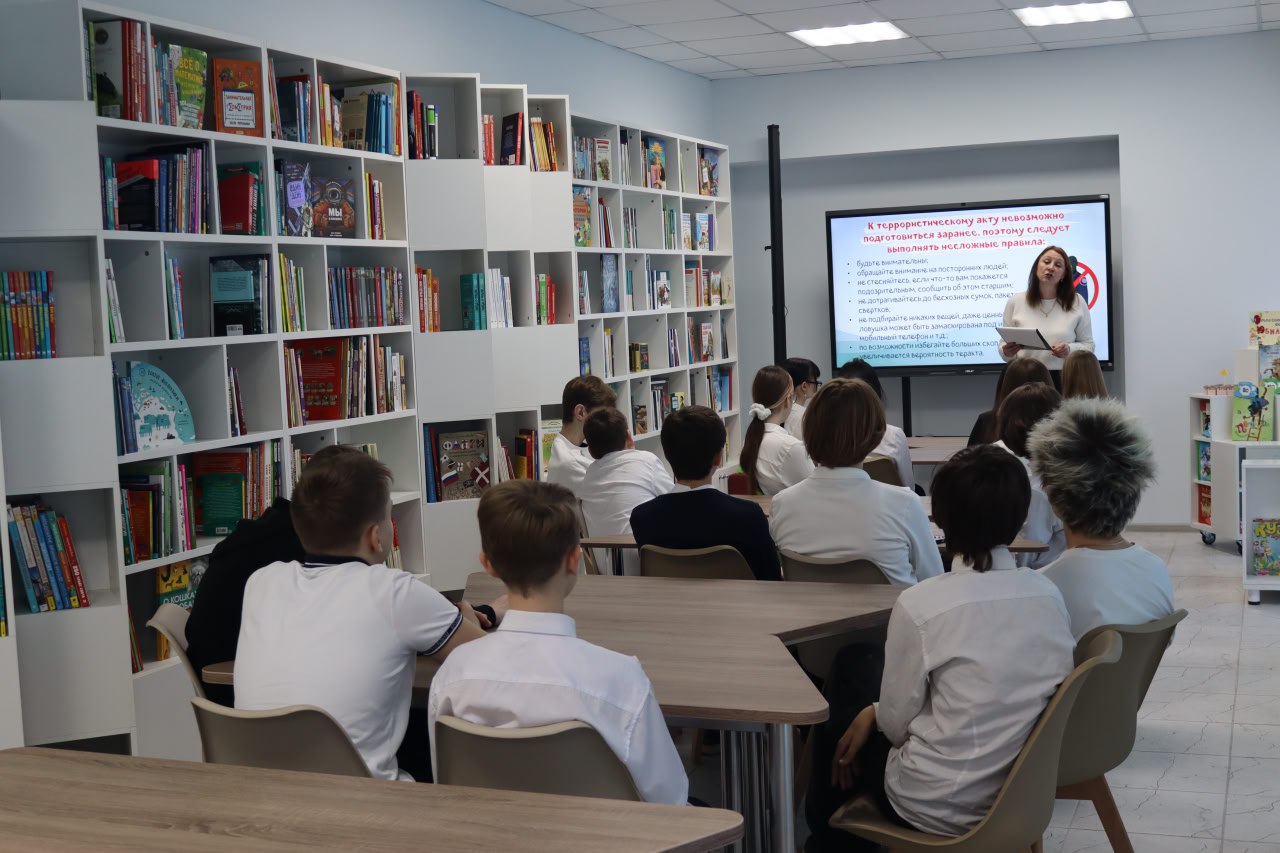 Встреча-размышление «Скажем вместе: Экстремизму – нет! Миру нужен солнца яркий свет!» Встреча-размышление «Скажем вместе: Экстремизму – нет! Миру нужен солнца яркий свет!»