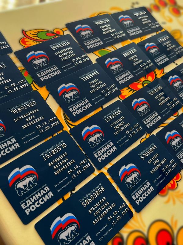 Сегодня глава Новоазовского муниципального округа, секретарь партии «Единая Россия» Василий Овчаров совместно с заместителем председателя местного муниципального совета Алексеем Сухаревским продолжили важную миссию и вручили... Сегодня глава Новоазовского муниципального округа, секретарь партии «Единая Россия» Василий Овчаров совместно с заместителем председателя местного муниципального совета Алексеем Сухаревским продолжили важную миссию и вручили...