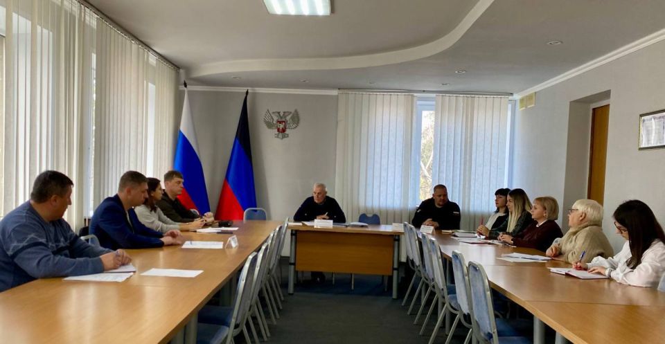 Евгений Поплавский: По поручению Главы Республики Дениса Пушилина продолжаем проводить встречи с жителями округа Евгений Поплавский: По поручению Главы Республики Дениса Пушилина продолжаем проводить встречи с жителями округа